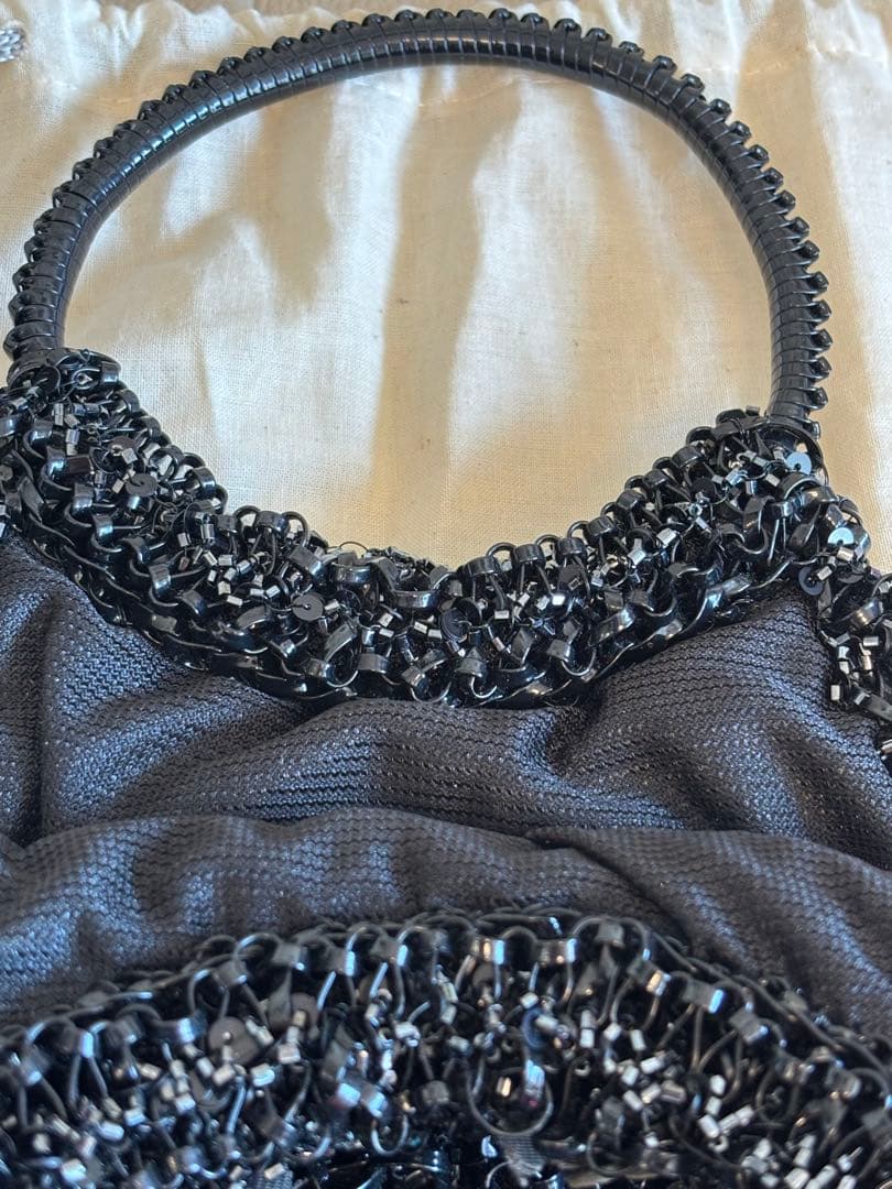 ハワイ限定　ANTEPRIMA ビーズ装飾 ブラックハンドバッグ　チャーム付き