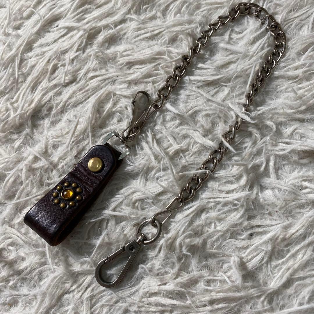 【良品】エイチティーシー　ウォレットチェーン　フラワースタッズ　ビジュー　レザー