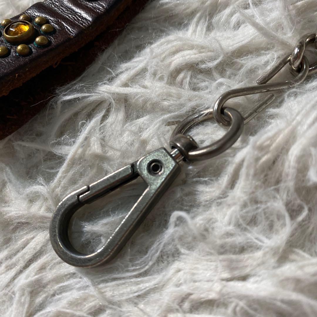 【良品】エイチティーシー　ウォレットチェーン　フラワースタッズ　ビジュー　レザー