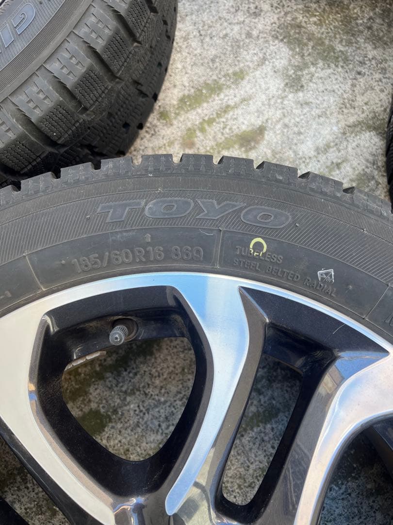 ☆送料込み１６インチホイール付きスタッドレスタイヤ4本セット