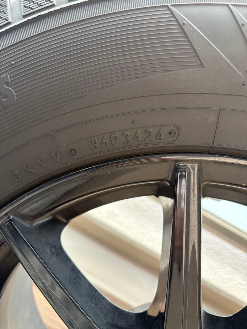 2024年製　美品　トランパス TX ウィンタータイヤ 215/70R16