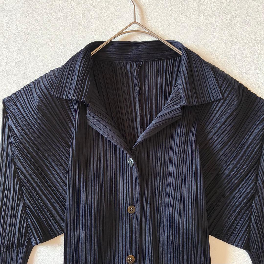 イッセイミヤケ　プリーツプリーズ　長袖シャツ　大きいサイズ４　伸縮　ネイビー