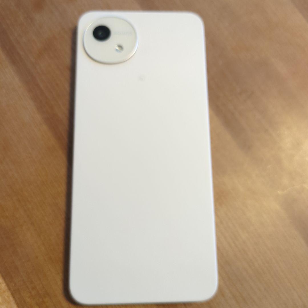 docomo AQUOS wish 4 ホワイト