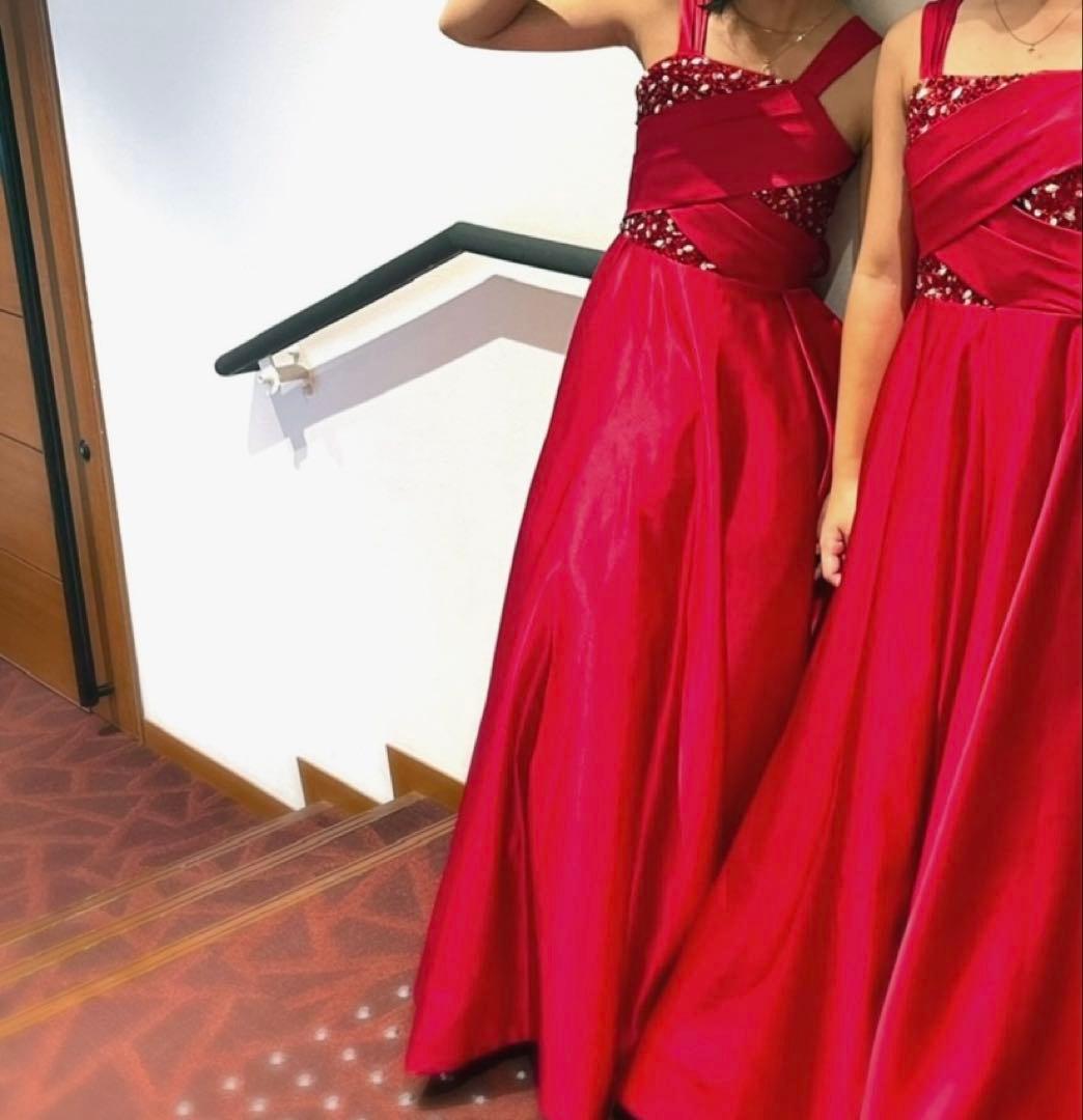 hy150センチ　ドレス　赤　赤のビーズ装飾ロングドレス