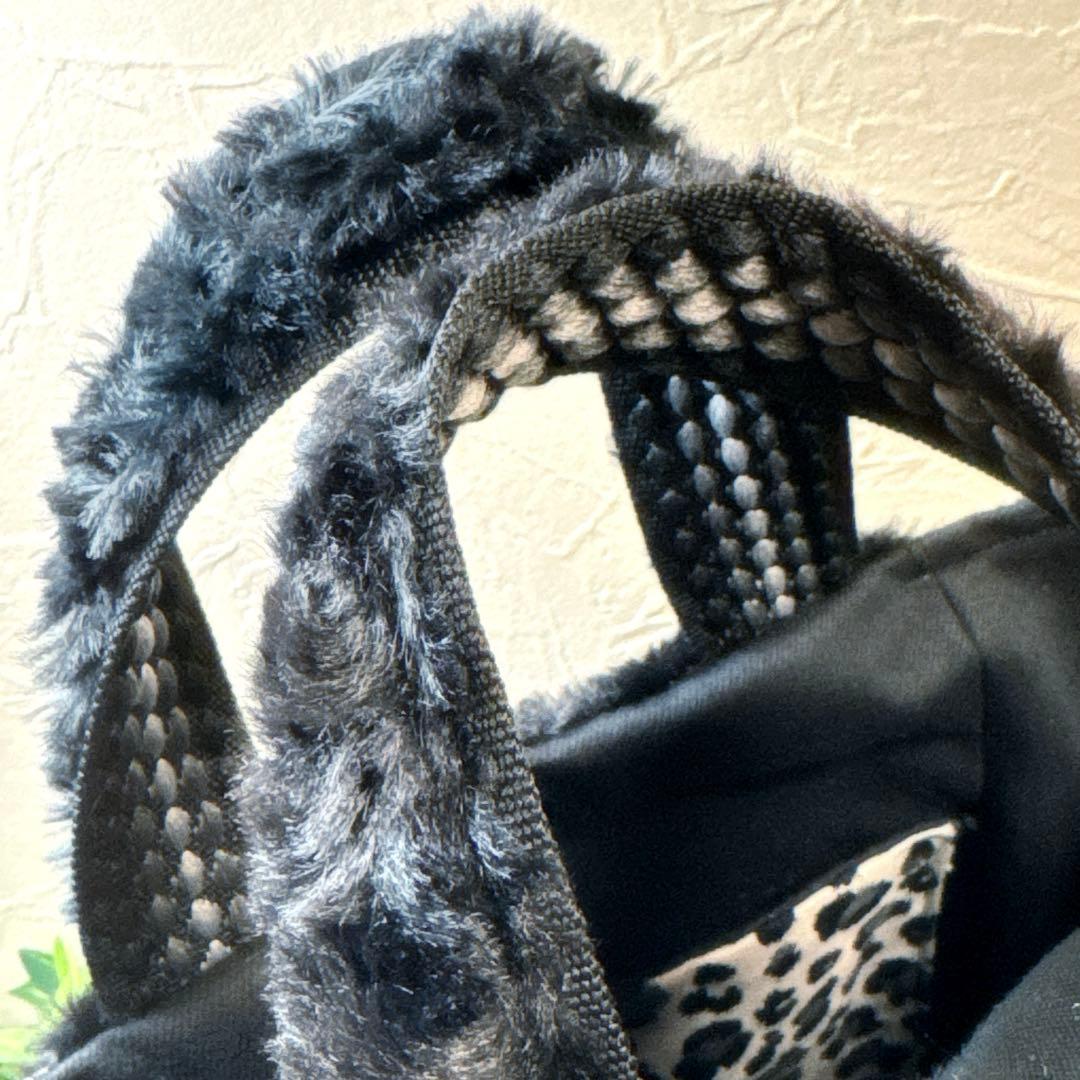 あ*き様 コヤンイサムチョン♡新作！インド刺繍ハチワレにゃんの形が変わる大容量ト