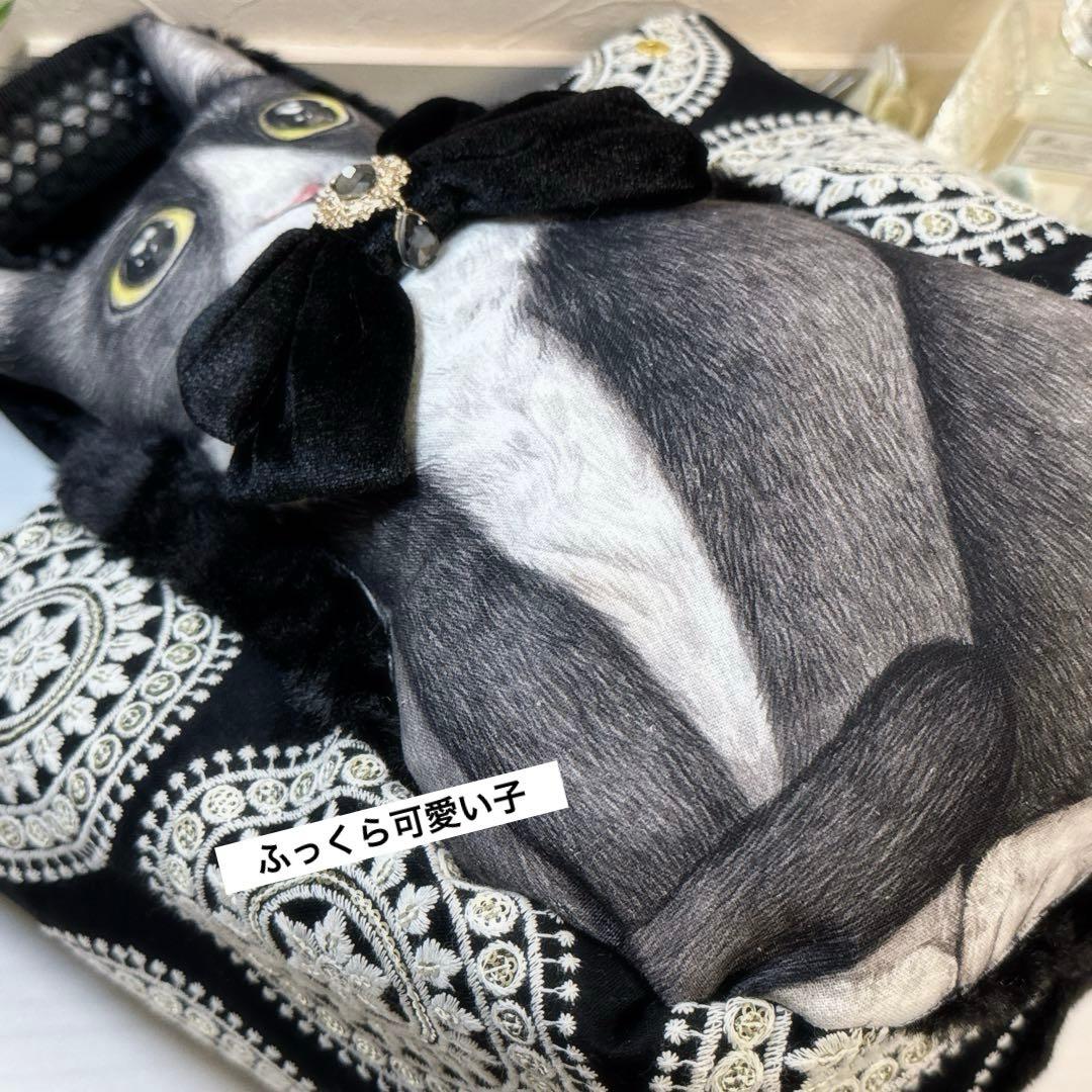 あ*き様 コヤンイサムチョン♡新作！インド刺繍ハチワレにゃんの形が変わる大容量ト