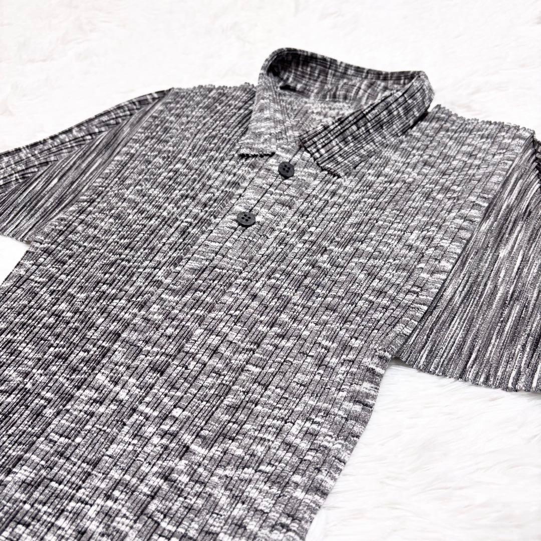 美品　プリーツプリーズ 　半袖　シャツ　ブラウス　襟　総柄　グレー　サイズ3