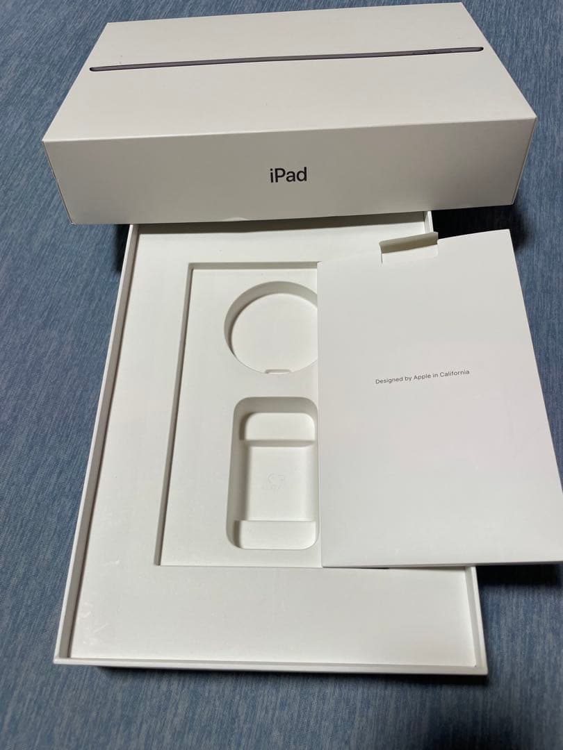 Apple iPad (第8世代) スペースグレー 本体 32GB
