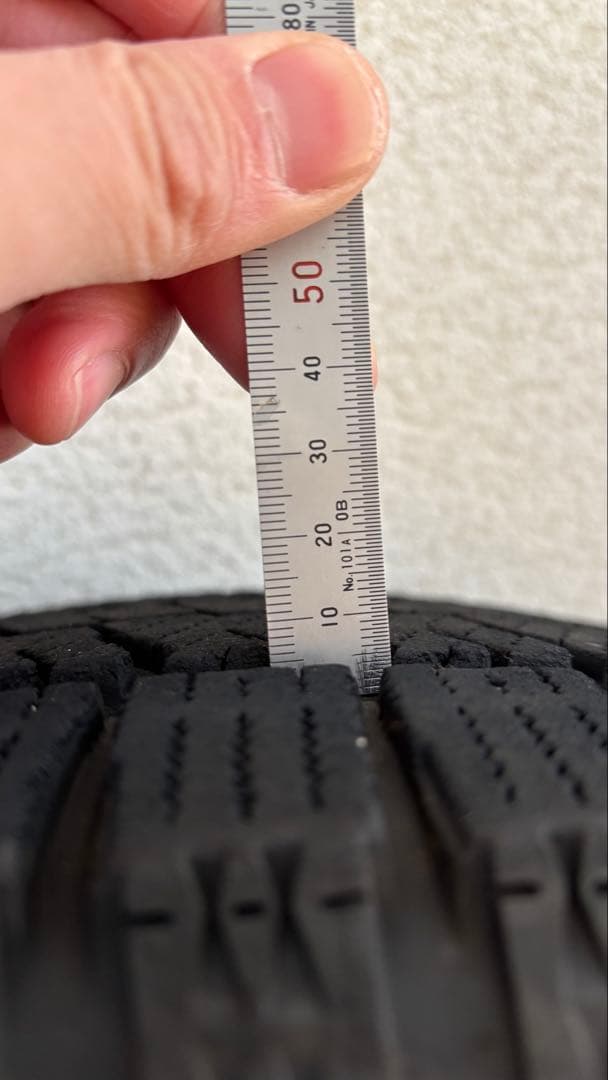 215 65 R16 VRX2 アルファード　スタッドレス