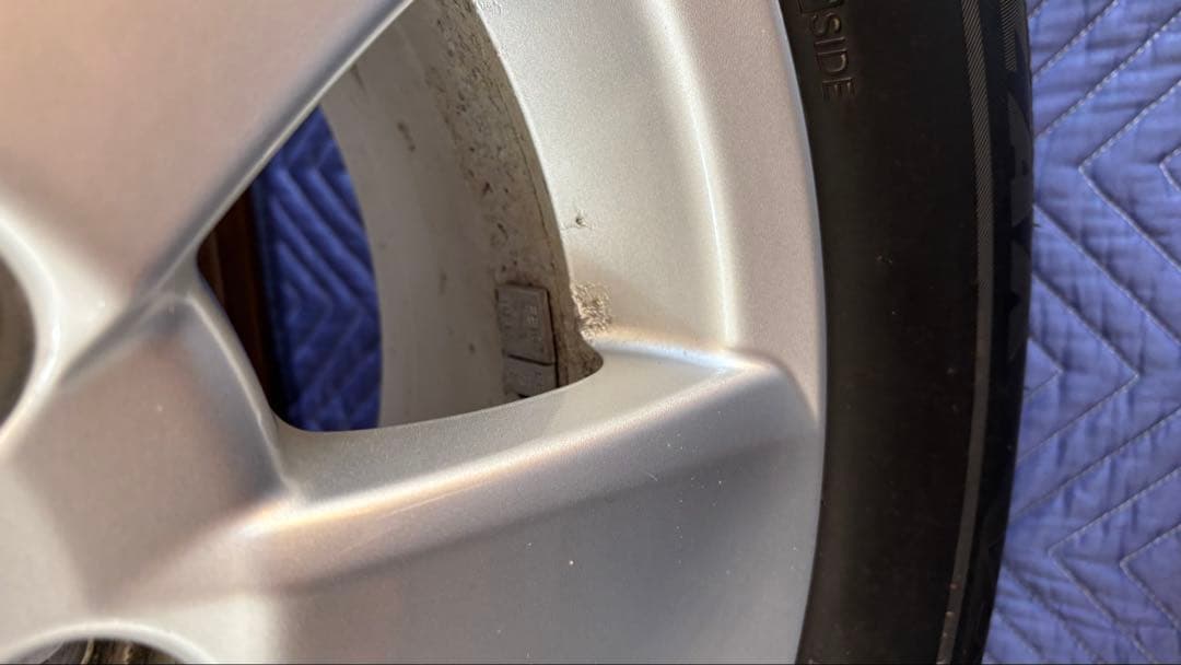 215 65 R16 VRX2 アルファード　スタッドレス