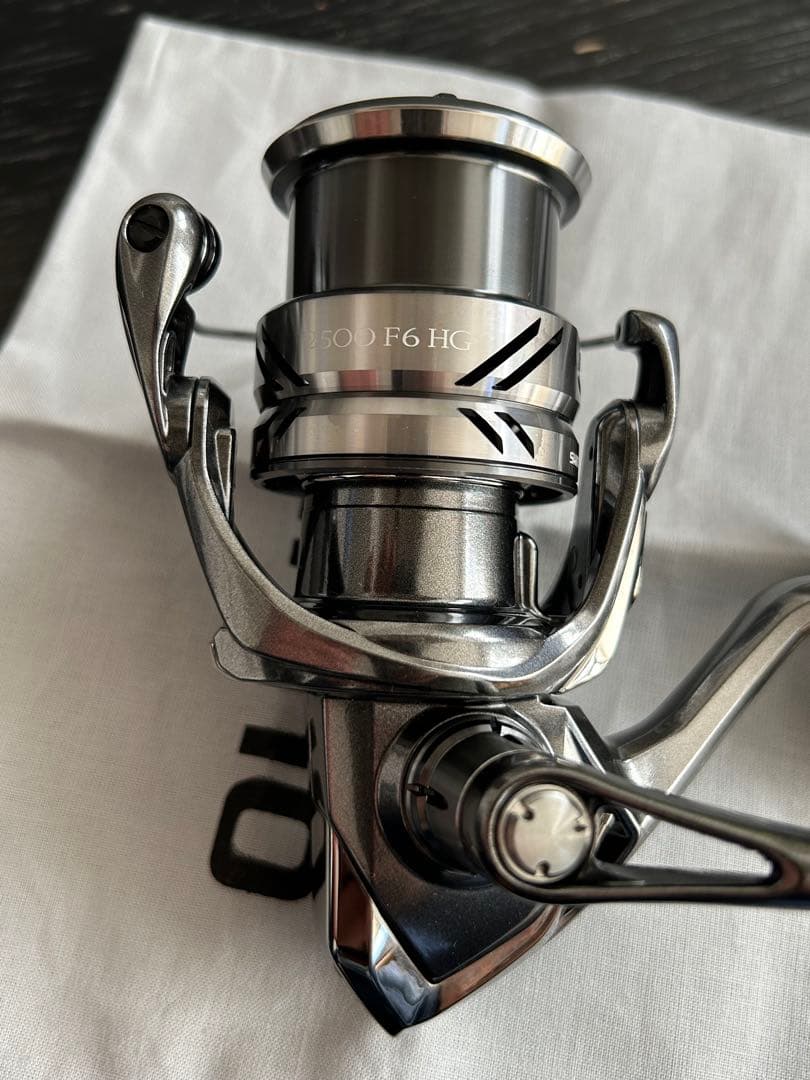 【最安・極美品】シマノ COMPLEX XR 2500F6HGスピニングリール