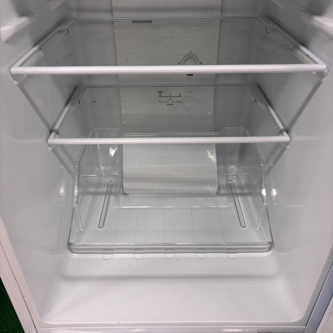 629 1人暮らし用　冷蔵庫　大容量　100L強　小型　右開き　2ドア　ホワイト