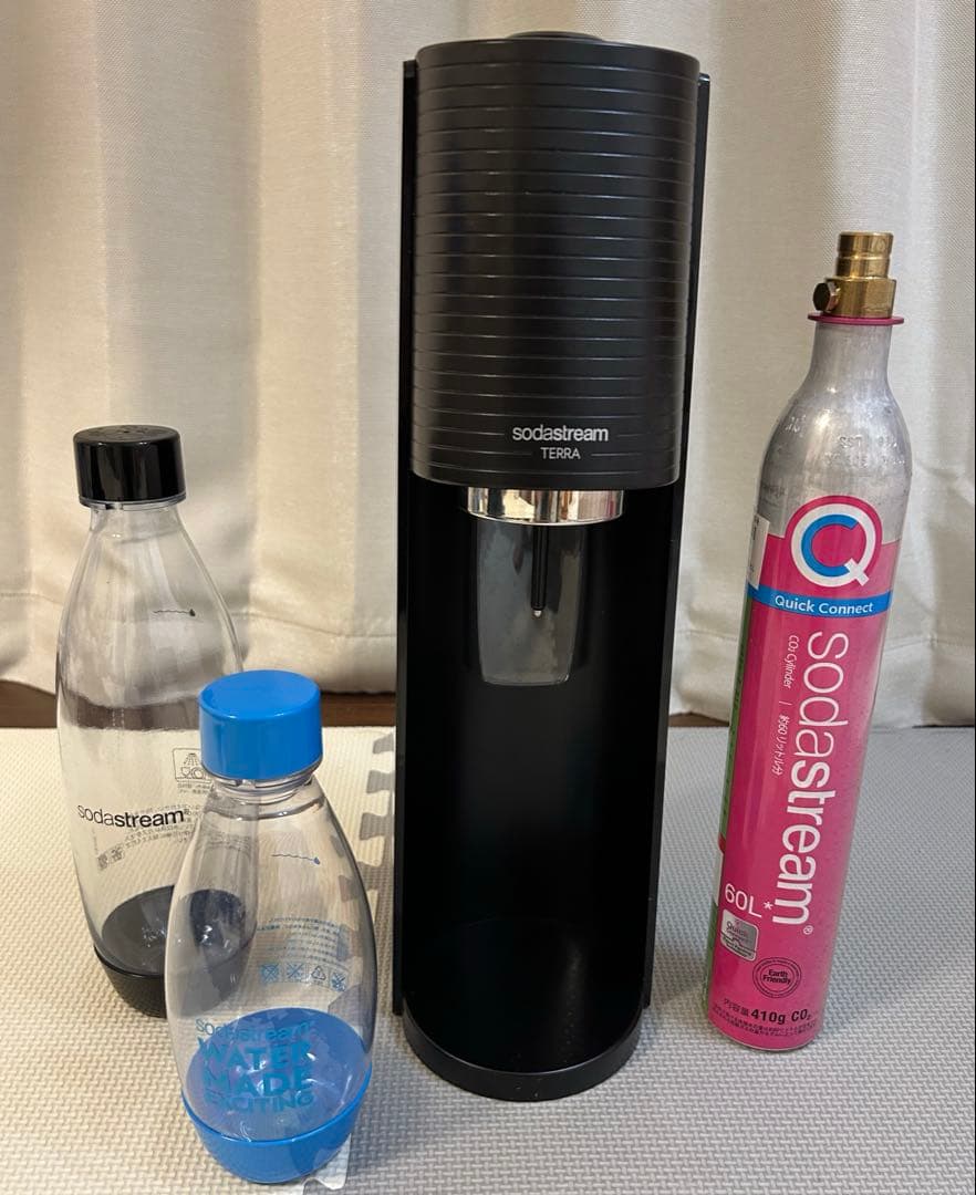 sodastream TERRA 炭酸水メーカー CO2ボンベ付き　黒