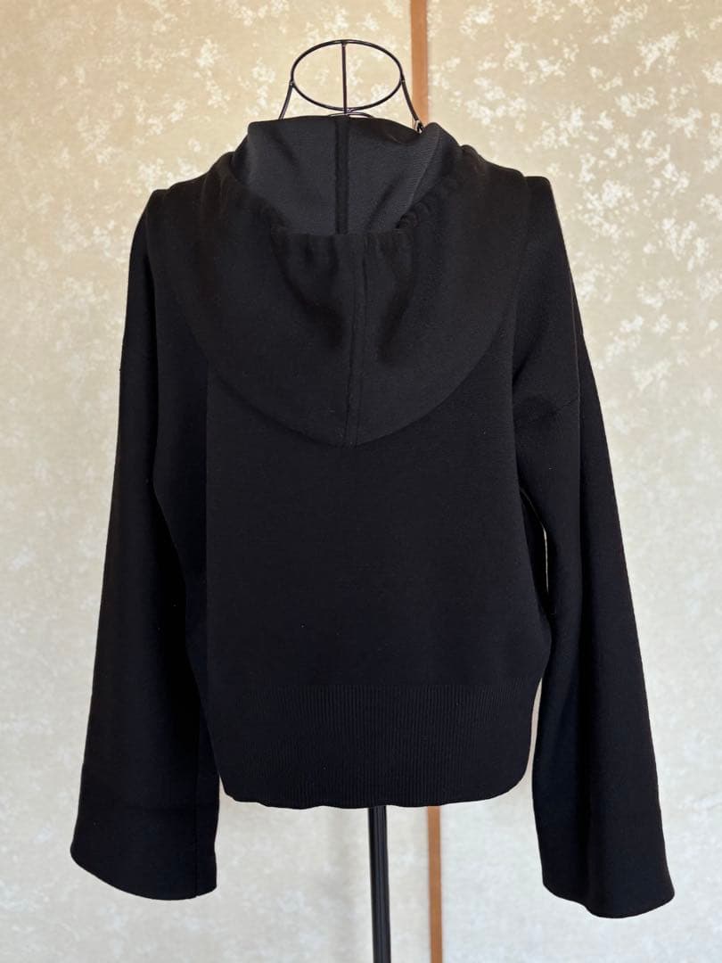 MONCLER:ニットブラックフード付きパーカー　サイズXS （M〜Lサイズ相当