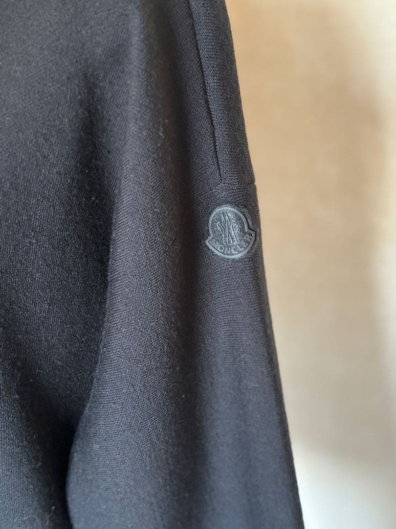 MONCLER:ニットブラックフード付きパーカー　サイズXS （M〜Lサイズ相当