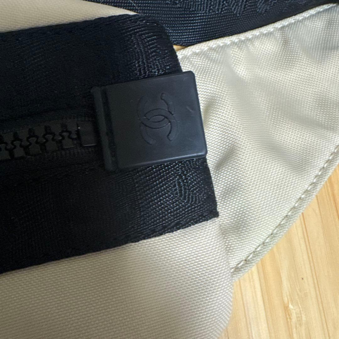 CHANEL ベージュ ボディバッグ