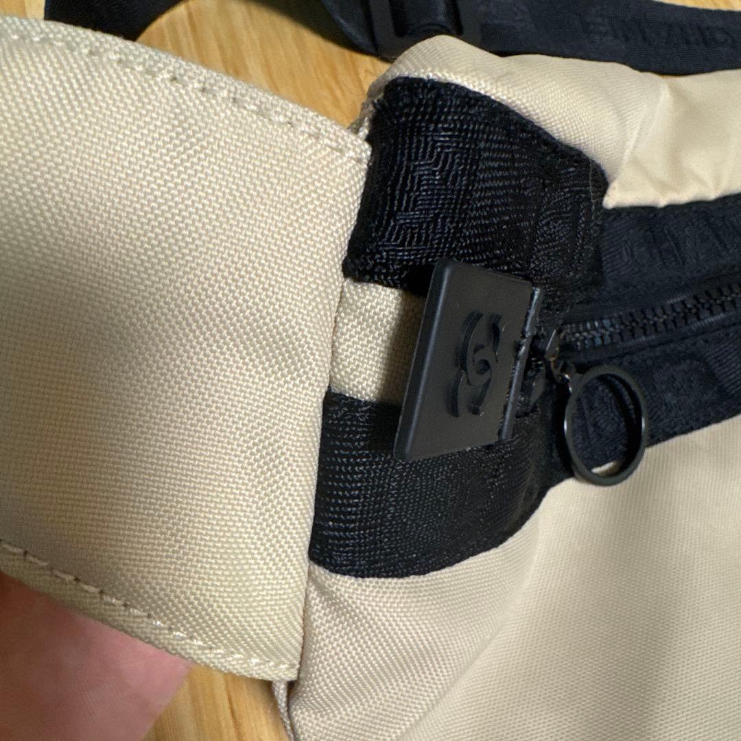 CHANEL ベージュ ボディバッグ