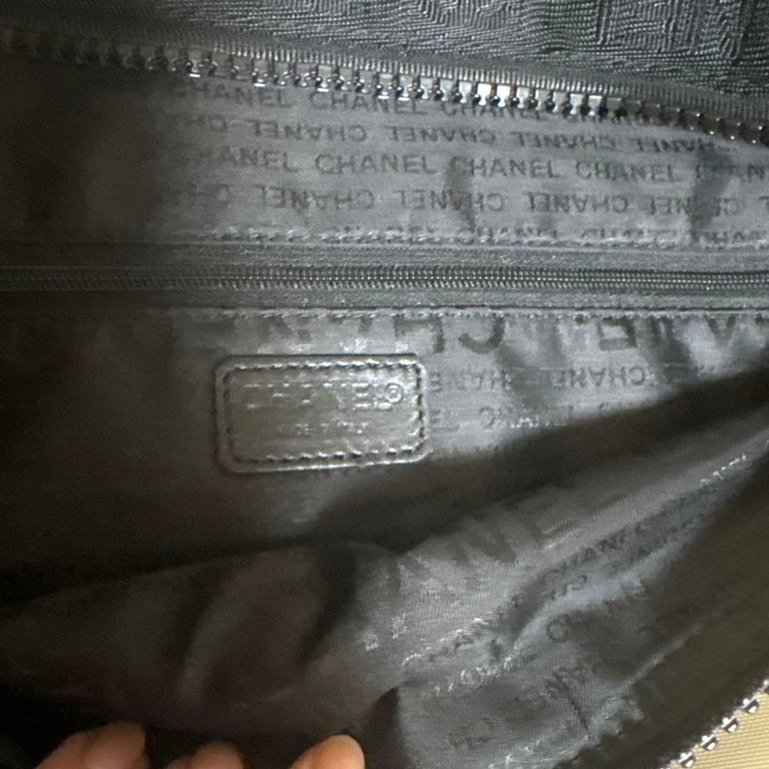 CHANEL ベージュ ボディバッグ