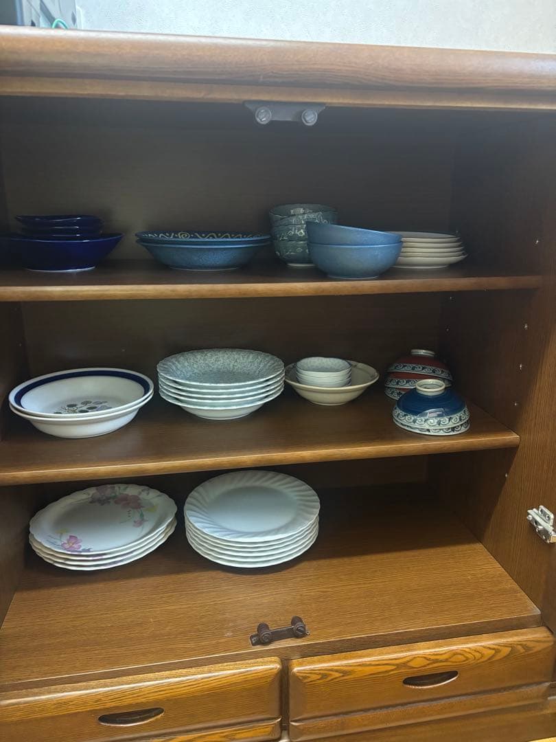 木製キッチンボード　食器戸棚　キャビネット