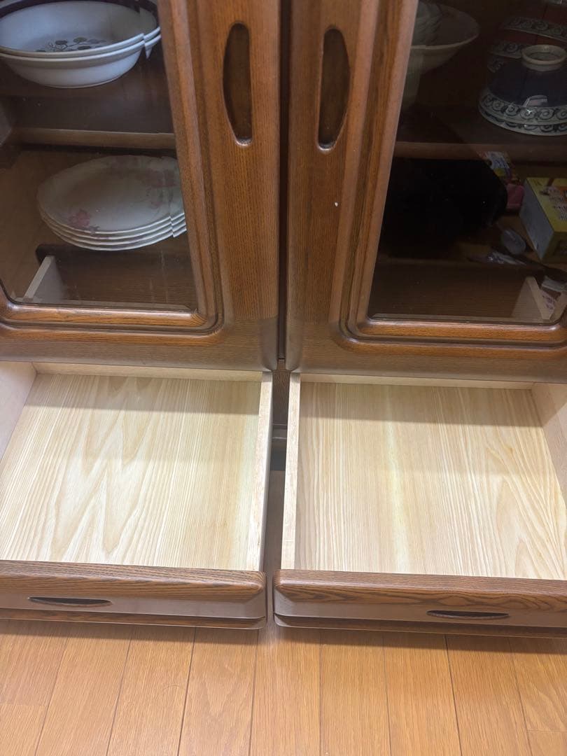 木製キッチンボード　食器戸棚　キャビネット