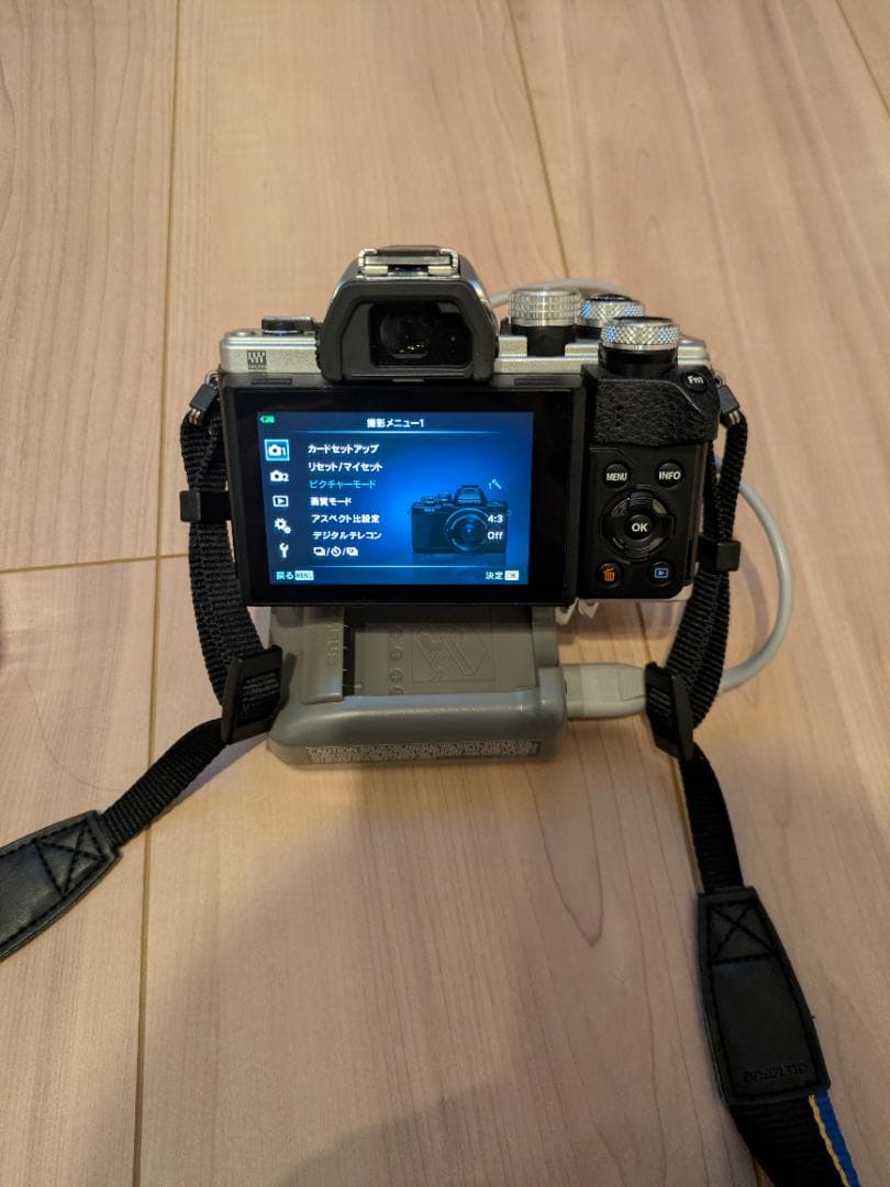 【美品・シャッター数888回】オリンパス OM-D E-M10 markⅡ