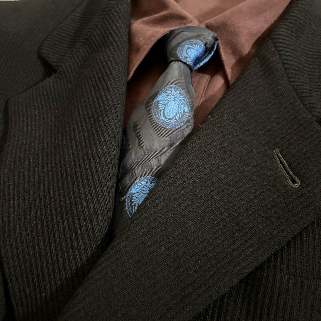 極上高級イタリア製ヴィンテージスーツ × GIANNI VERUSACEネクタイ