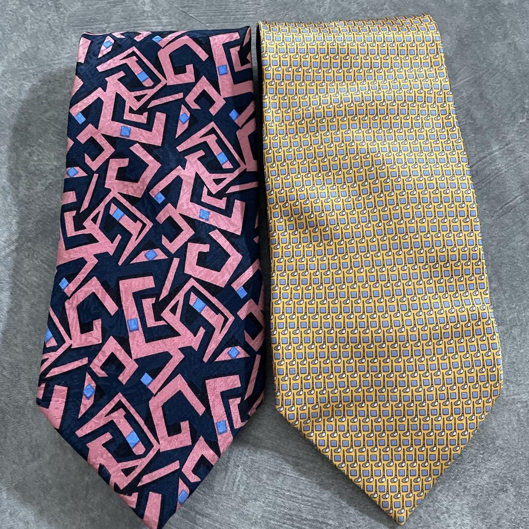 極上高級イタリア製ヴィンテージスーツ × GIANNI VERUSACEネクタイ