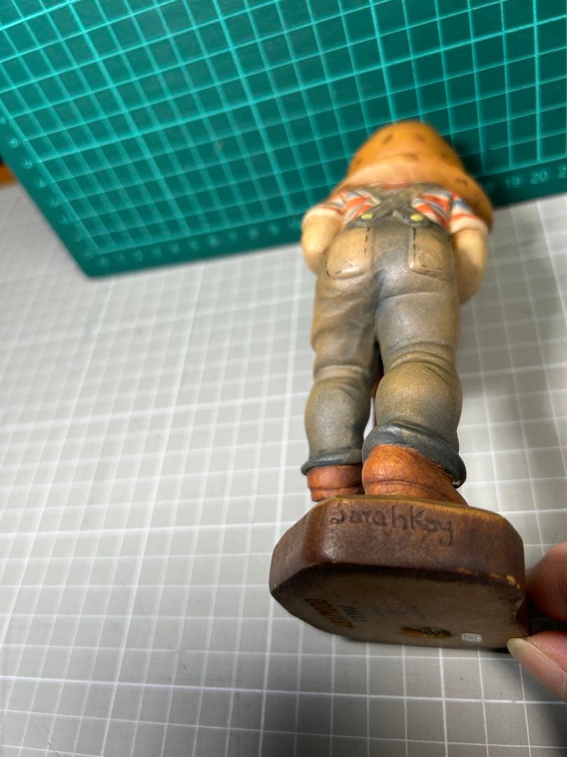 アンリ　ANRI 木彫　小さな庭師