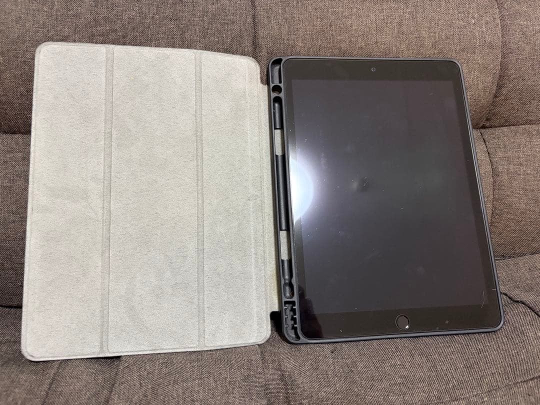 iPad 第9世代　ケース付き