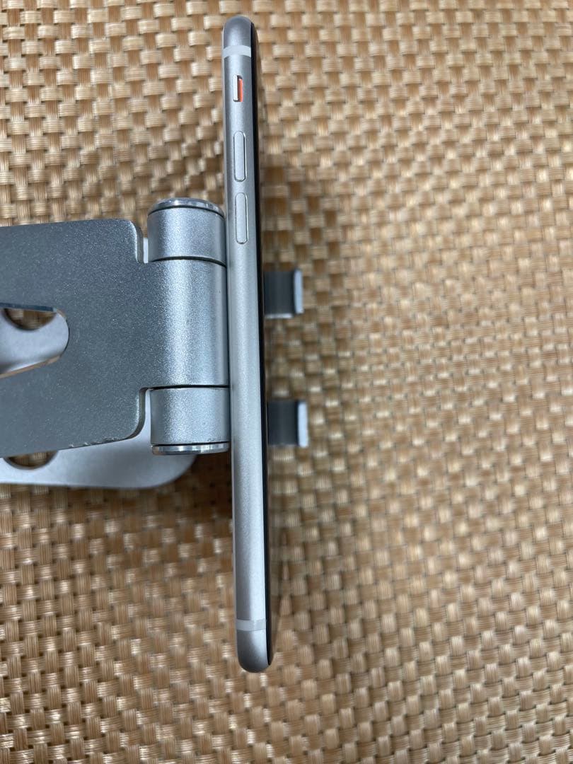 iPhone SE 第3世代 64 GB スターライトSIMフリー【7313】