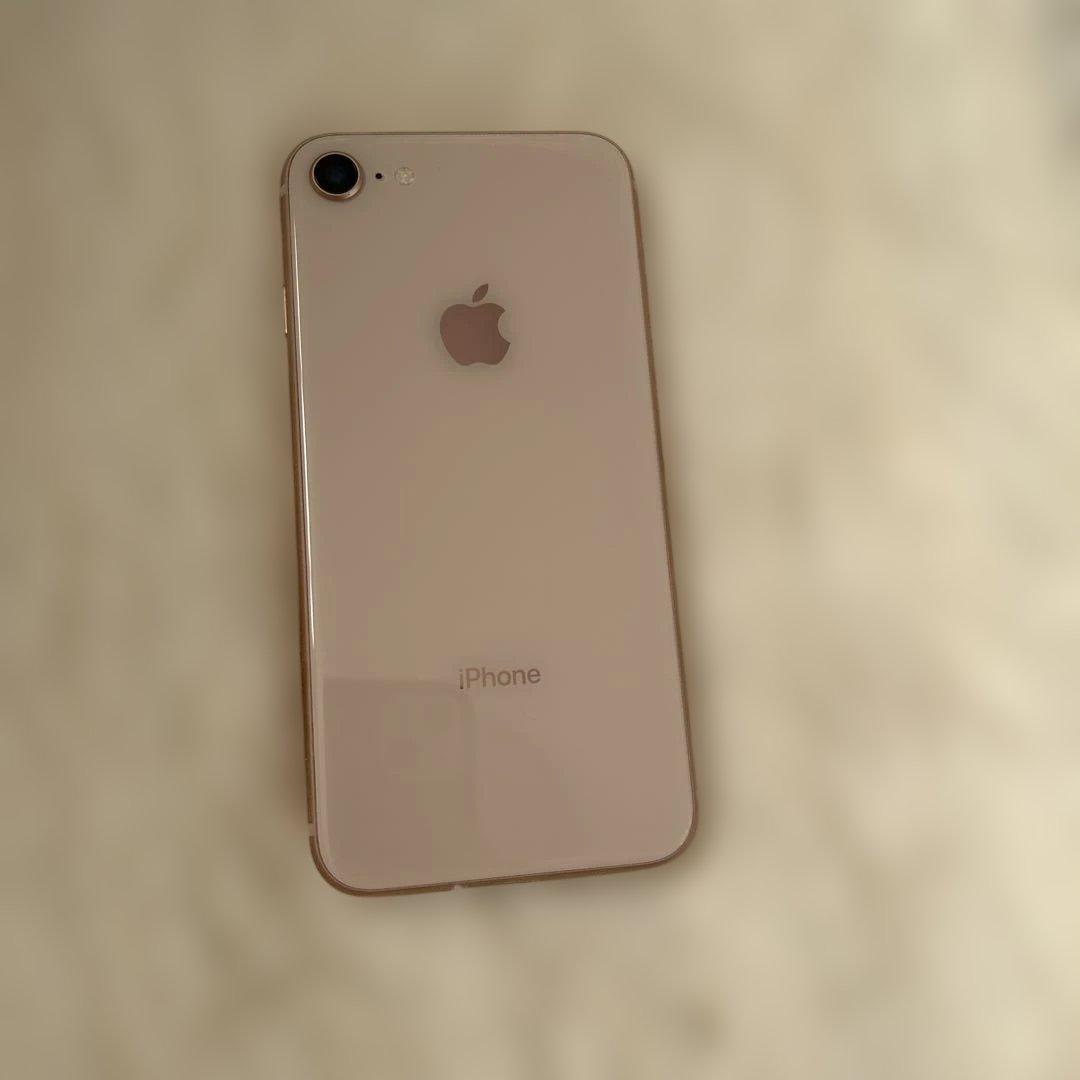【機能不良無し】【外観美品】【64GB】iPhone8 色はベージュ？