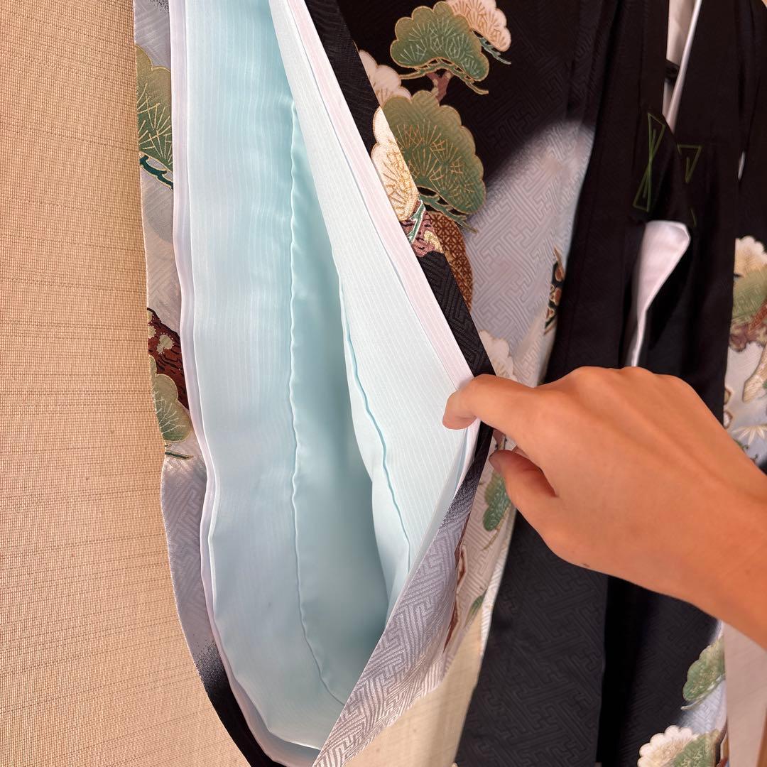 美品！お宮参り用 着物 黒地 兜 金色ドラゴン龍 松 打ち出の小槌