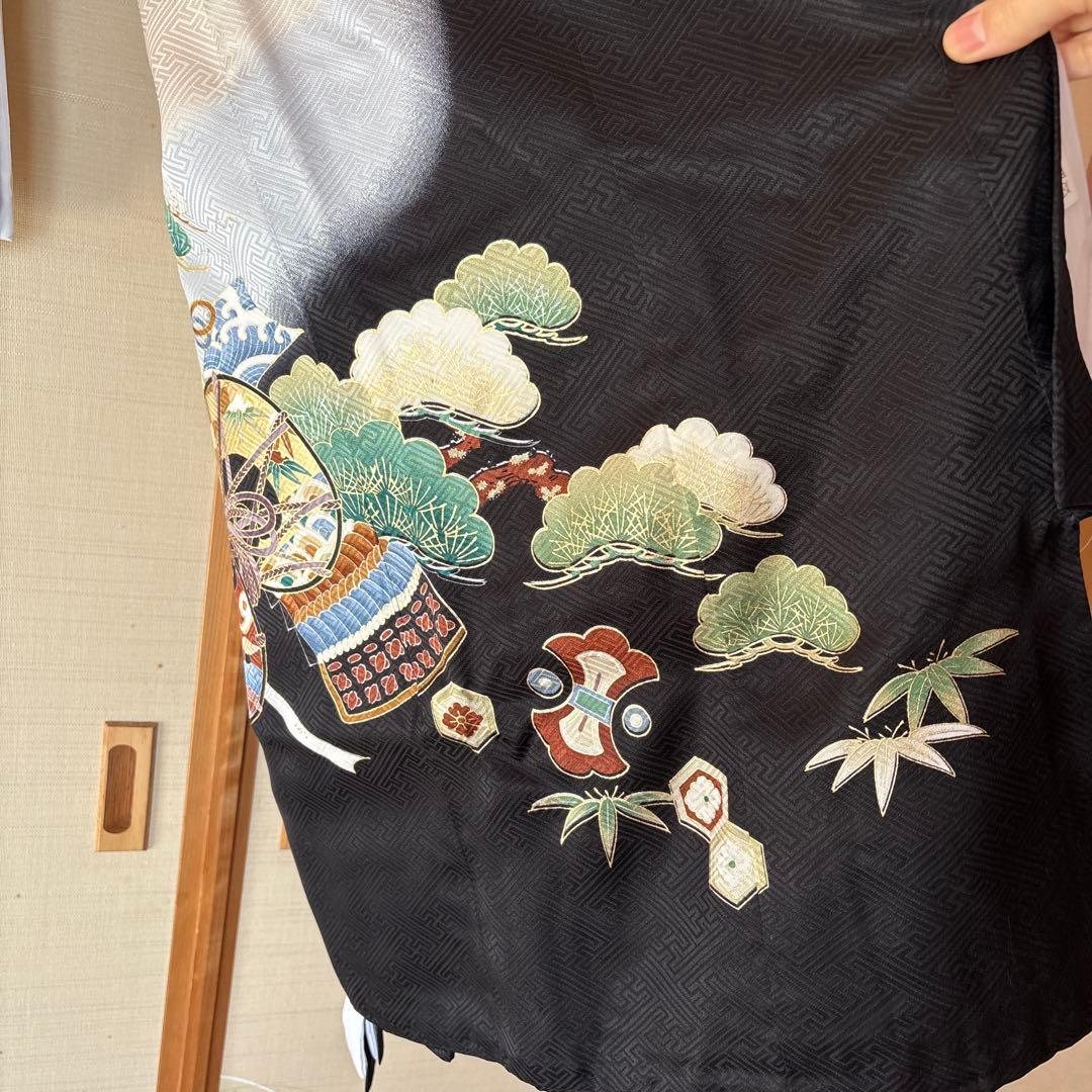美品！お宮参り用 着物 黒地 兜 金色ドラゴン龍 松 打ち出の小槌