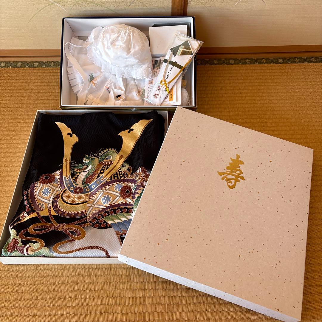 美品！お宮参り用 着物 黒地 兜 金色ドラゴン龍 松 打ち出の小槌