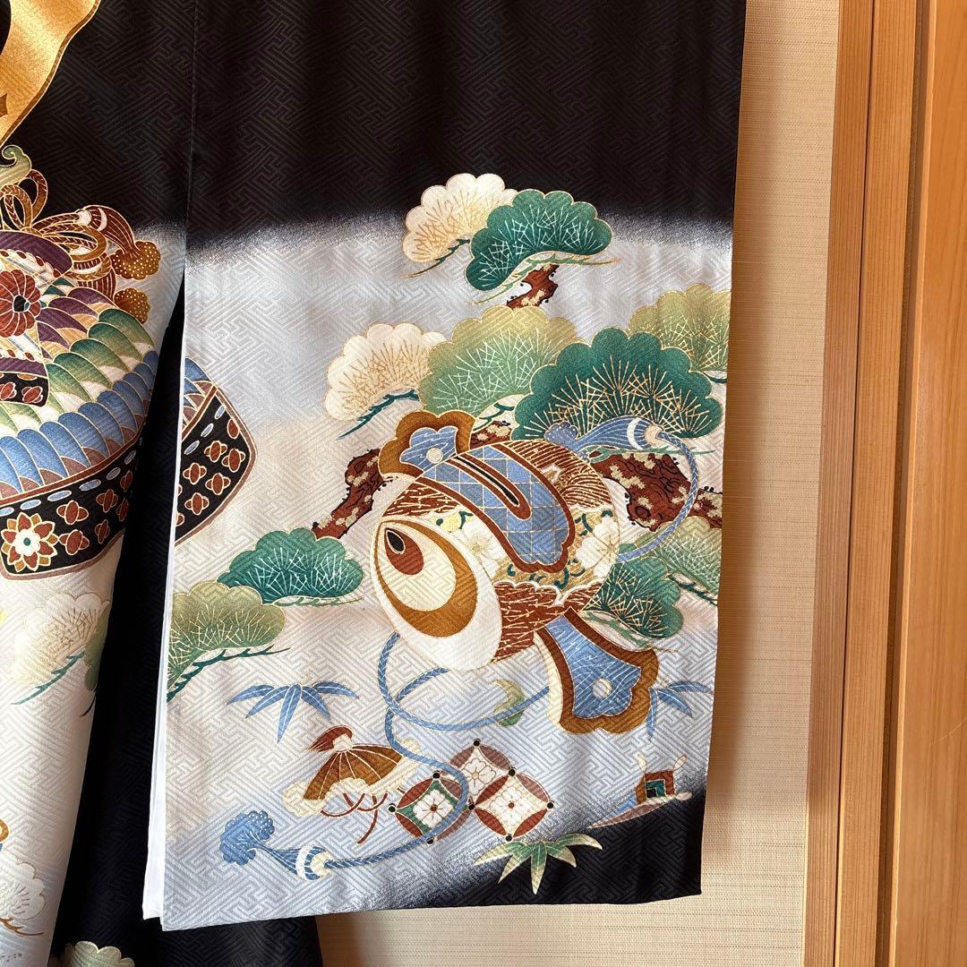 美品！お宮参り用 着物 黒地 兜 金色ドラゴン龍 松 打ち出の小槌