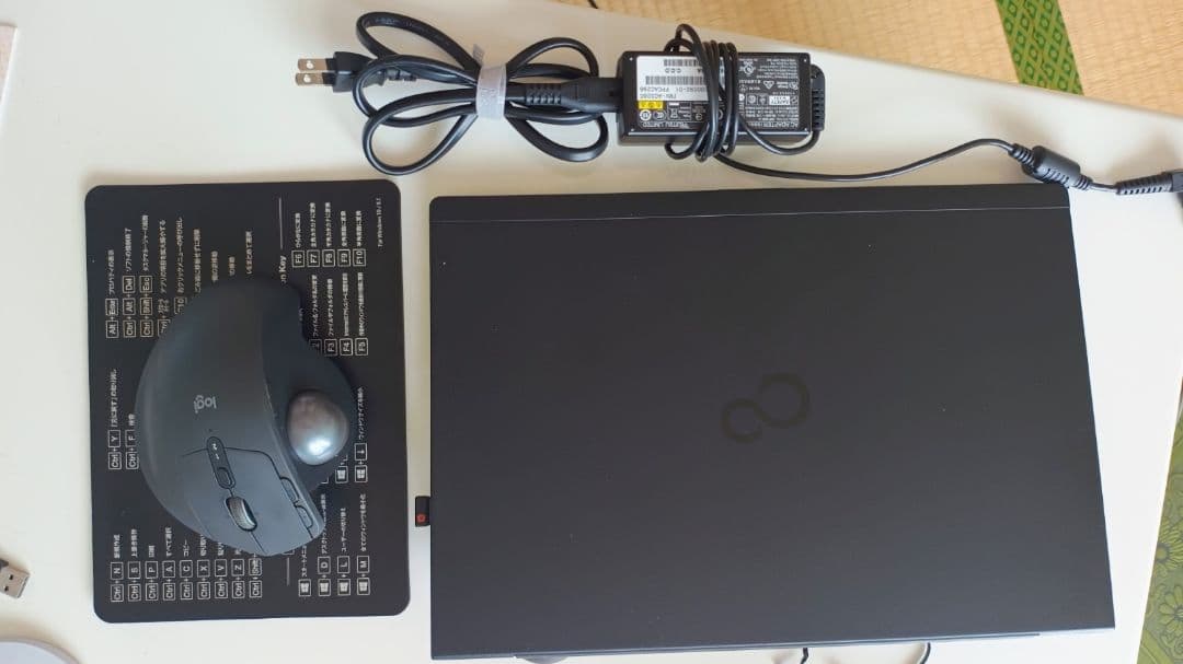 富士通 LIFEBOOK U938/S 13.3型 ノート,トラックボールマウス