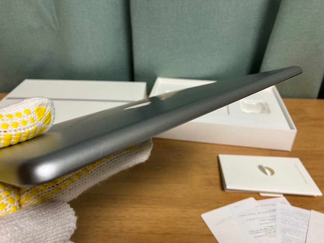 【美品】第5世代　iPad スペースグレイ　Wi-Fi 32GB シートシール付