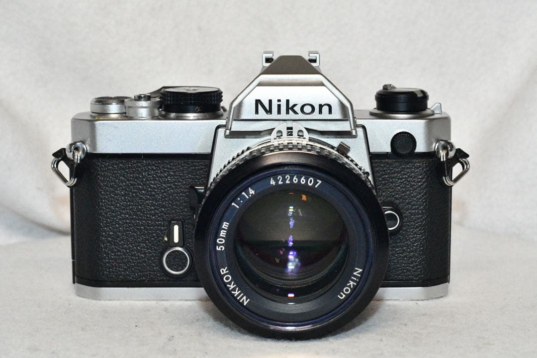 お値下げ中《動作品》 Nikon EM + Nikkor 50mm f/1.4