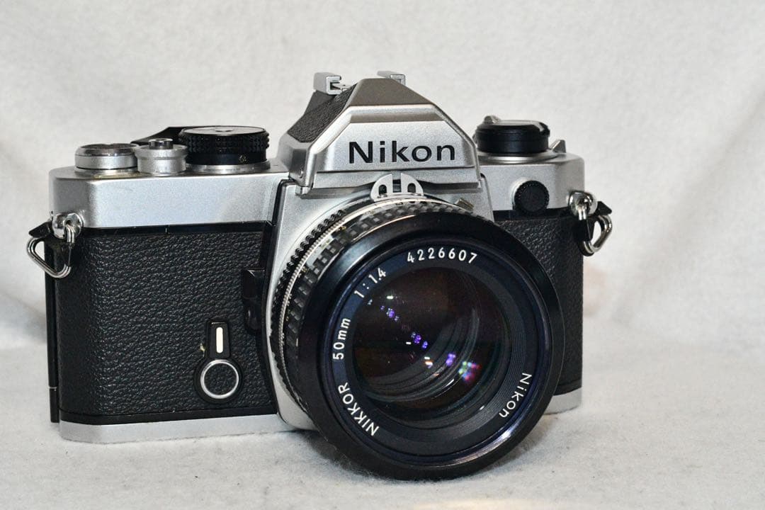 お値下げ中《動作品》 Nikon EM + Nikkor 50mm f/1.4