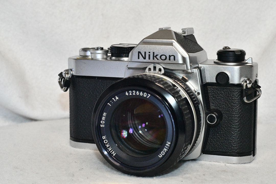 お値下げ中《動作品》 Nikon EM + Nikkor 50mm f/1.4