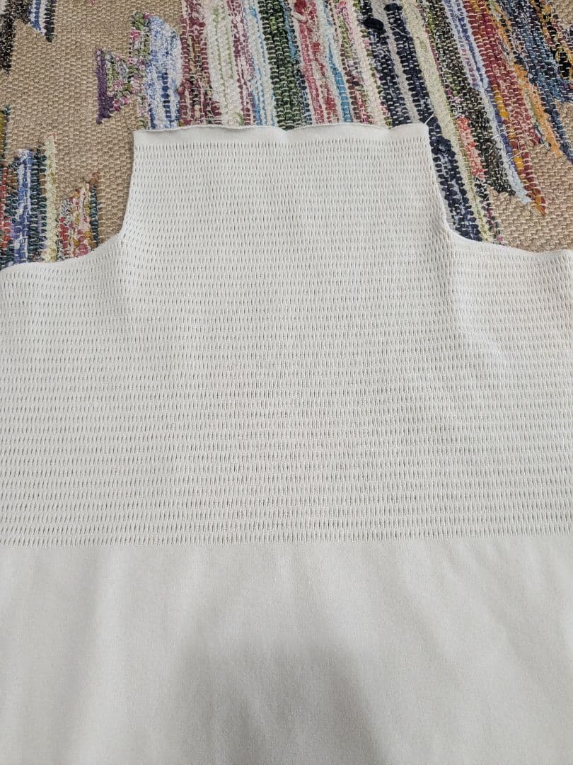 イッセイミヤケ　プリーツプリーズ　ハイネックカットソー　ホワイト