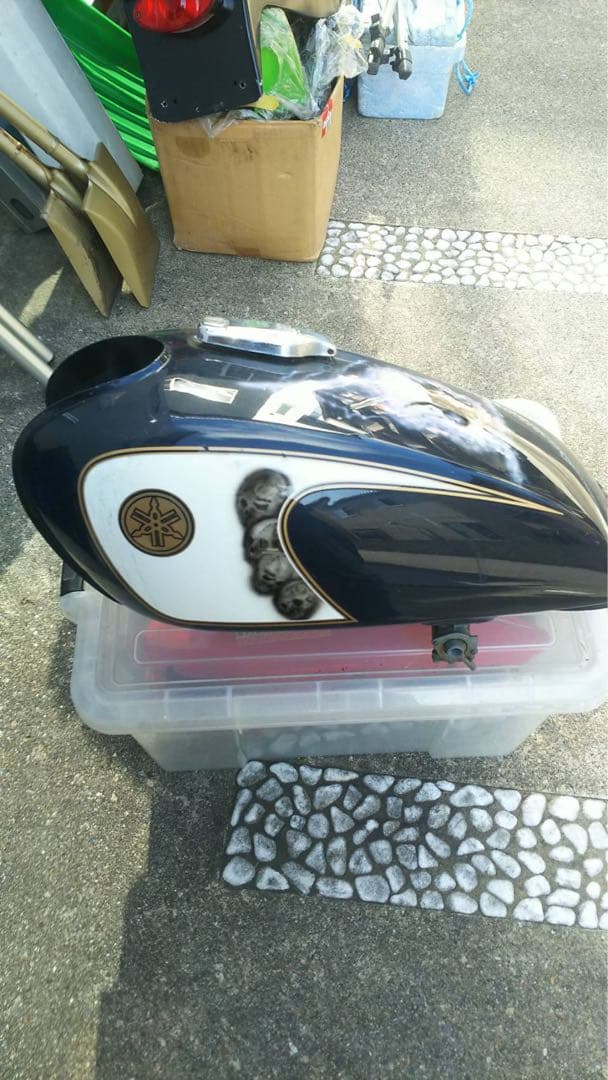 SR400 タンク　KID