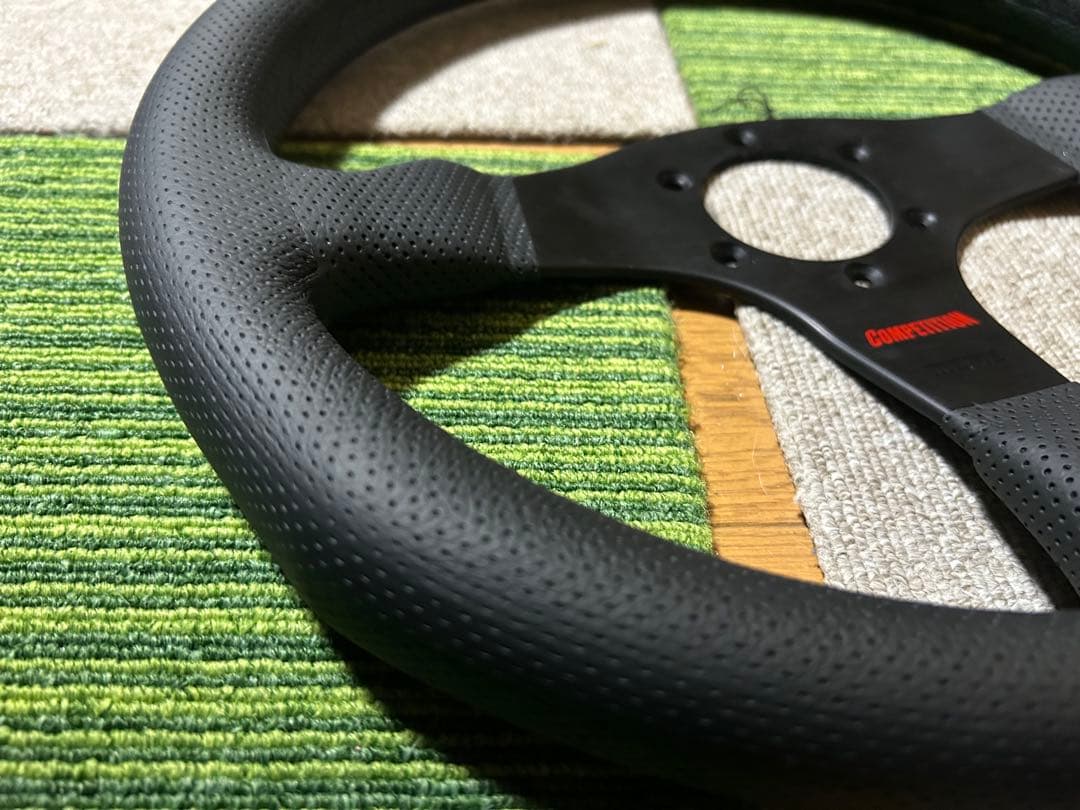 momo ステアリング　35π 箱あり