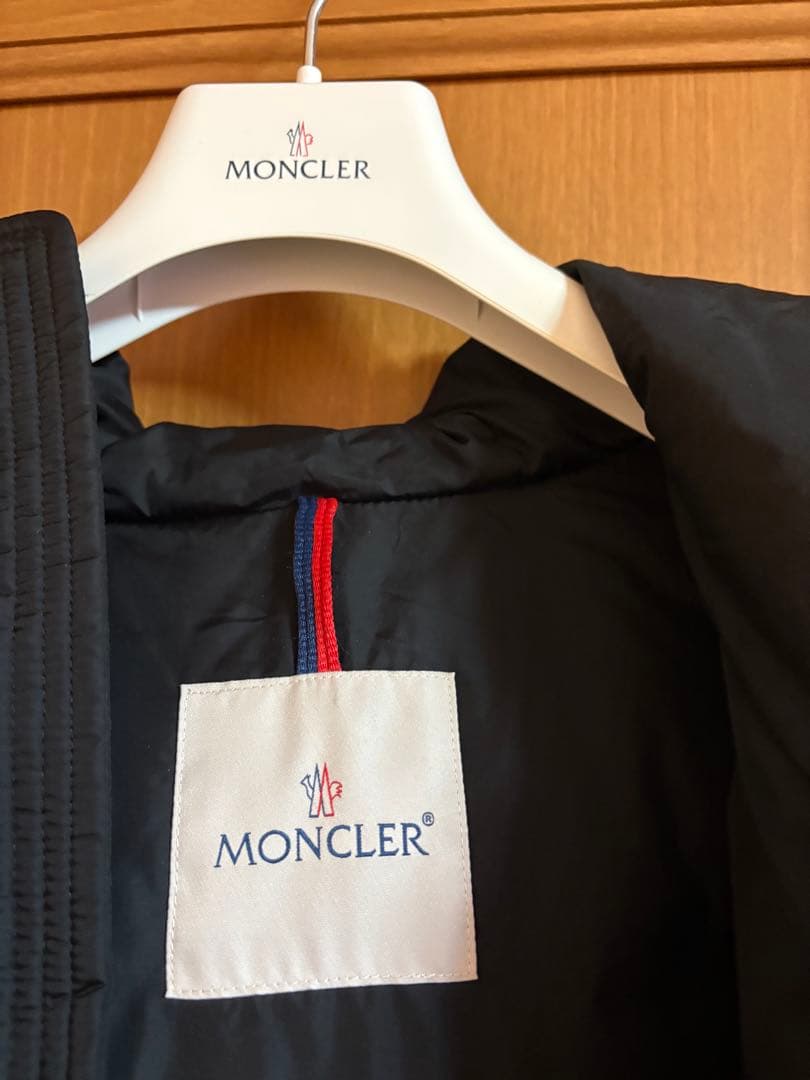 MONCLERモンクレールAITON 18AWダウンジャケットフード付きサイズ4