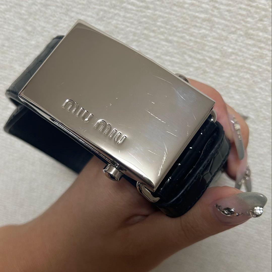 miumiu ミュウミュウ　ブラックレザーベルト シルバーロゴ刻印バックル