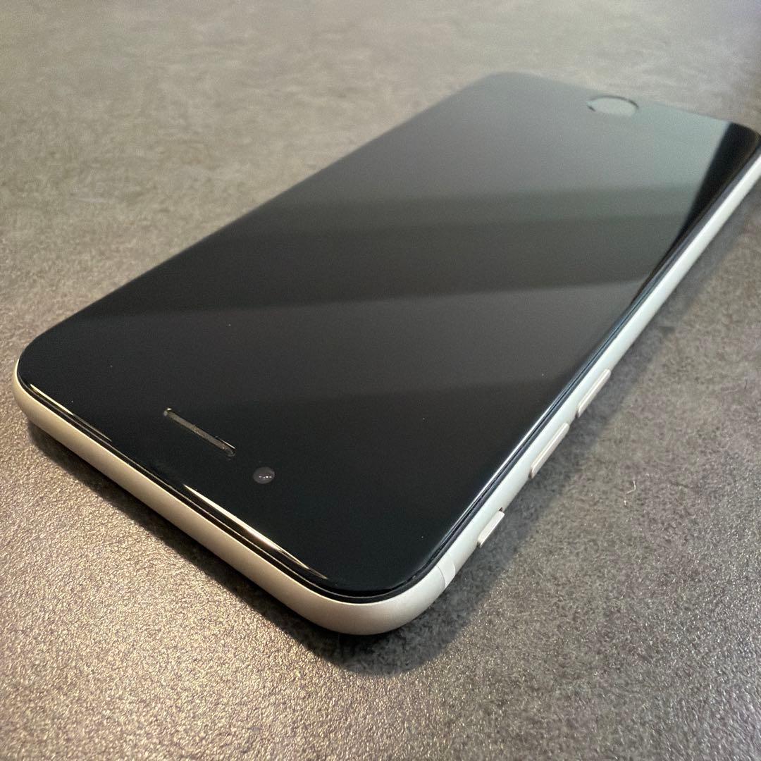 Apple iPhone SE (第3世代) 256GB 84%