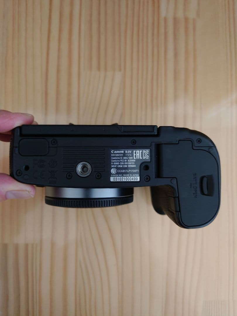 ★実用美品★ Canon キャノン EOS R ストラップ付き♪