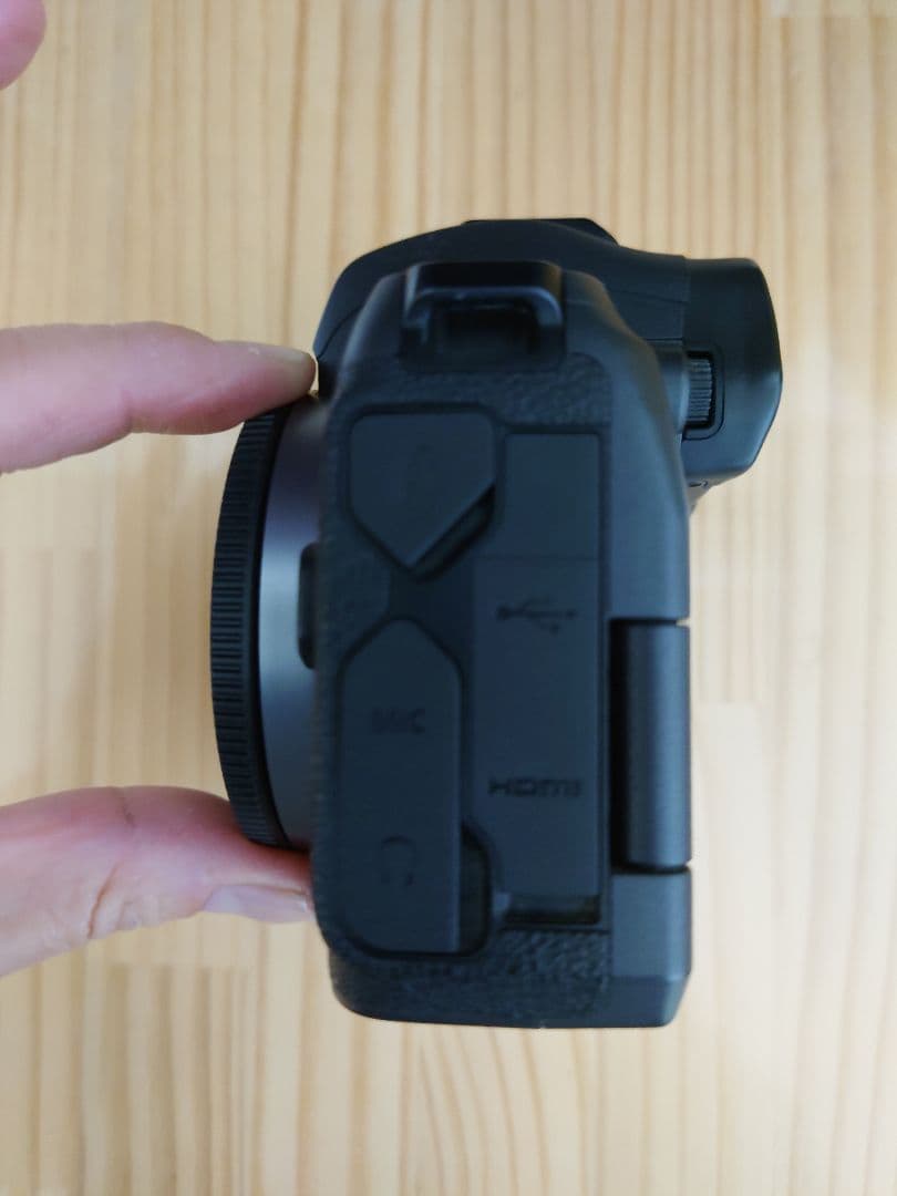 ★実用美品★ Canon キャノン EOS R ストラップ付き♪