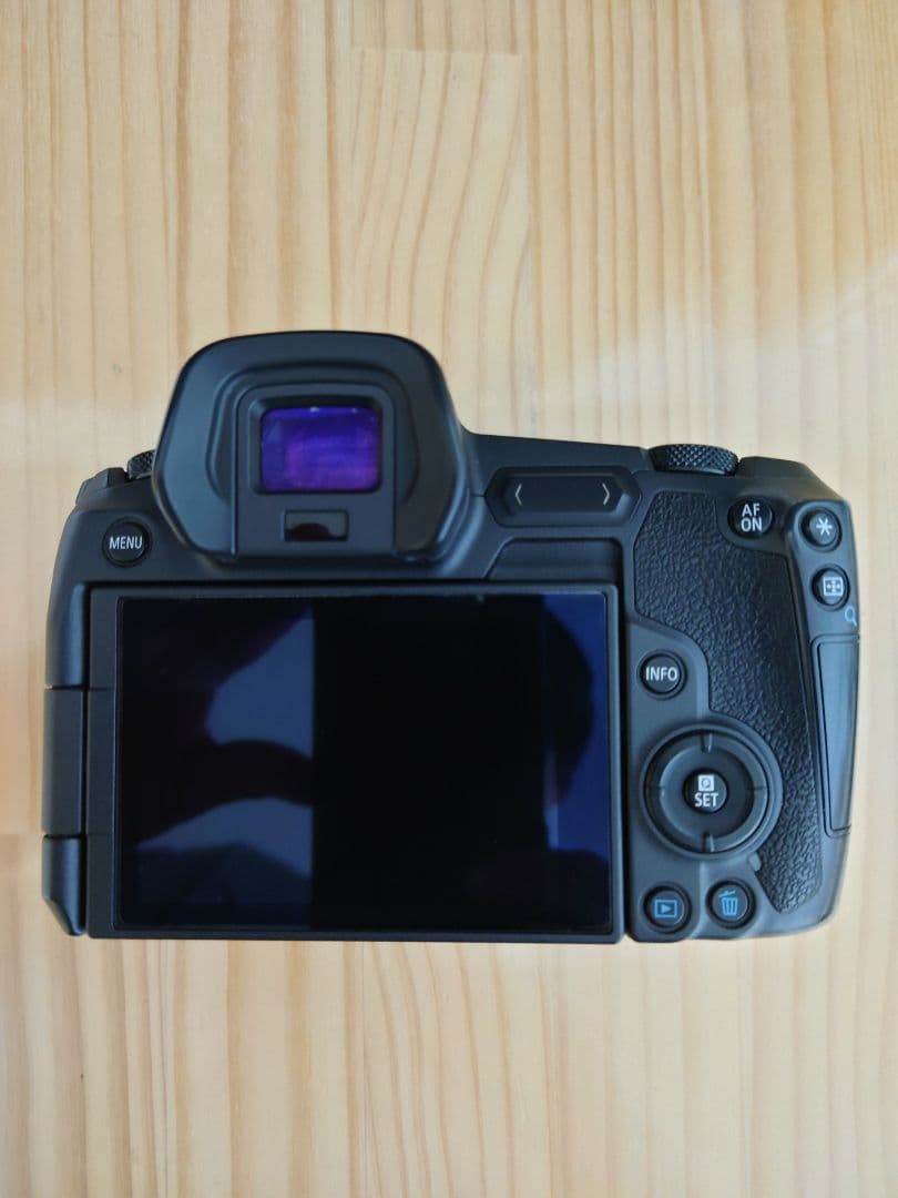 ★実用美品★ Canon キャノン EOS R ストラップ付き♪