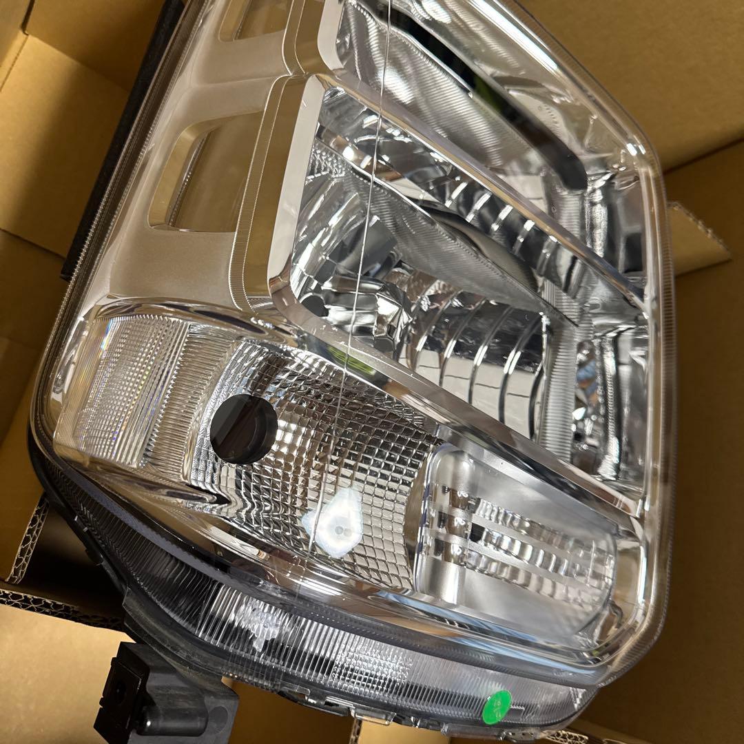 スズキエブリィ　日産クリッパー17v 17wヘッドライトHID 美品ハウジング